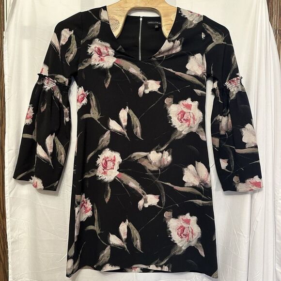 White House Black Market Dresses & Skirts - White House Black Market Size 12 Black Floral‎ Bell Sleeve Vneck Shift Dress